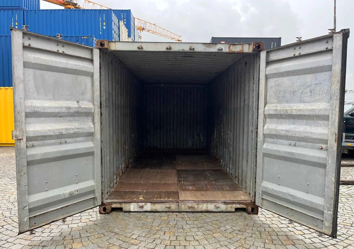 Seecontainer 20 Fuß, hellgrau, gebraucht